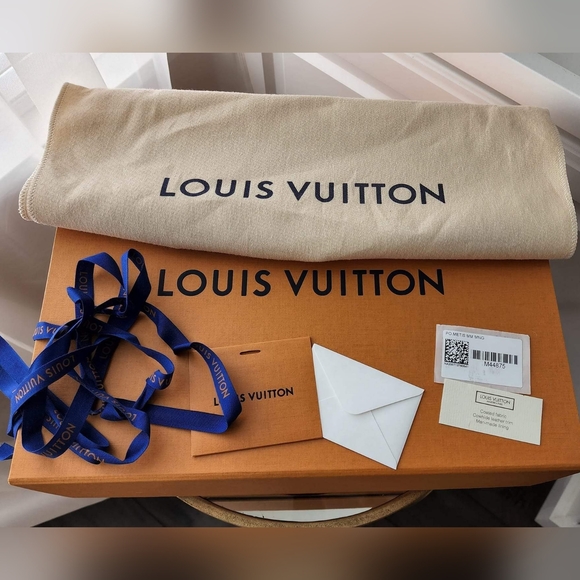 NEW Authentic Louis Vuitton Pochette Metis Mongram - Picture 16 of 16